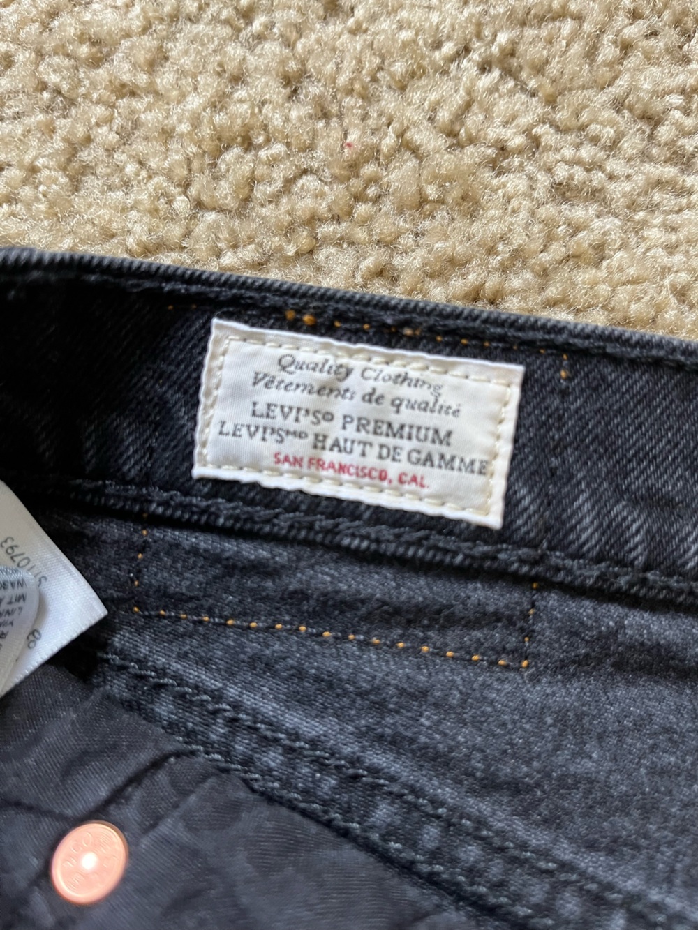 Levi’s Premium Ribcage black denim Jean shorts - Picture 7 of 12